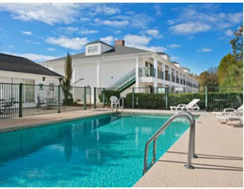 Hotel Baymont By Wyndham Tullahoma Esterno foto
